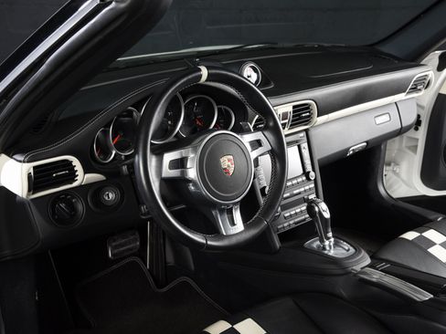 Used 2011 Porsche 911 Speedster RWD image 14