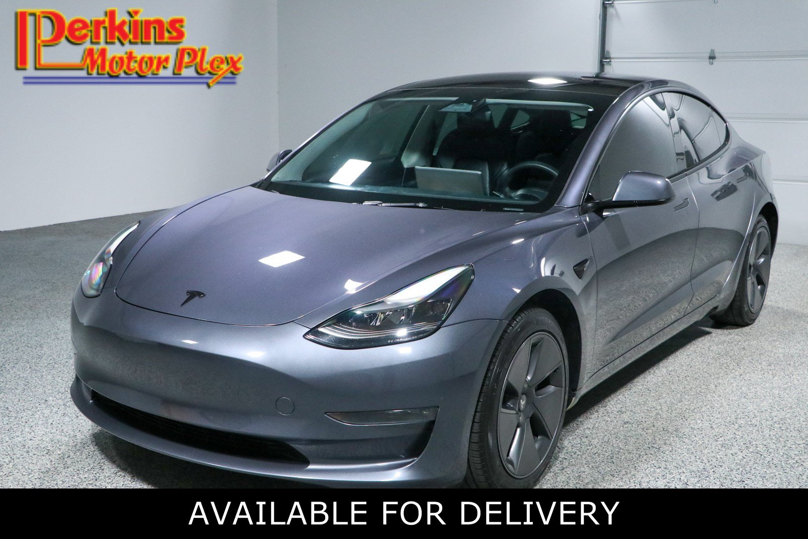 Used 2023 Tesla Model 3 Standard Range RWD image 1