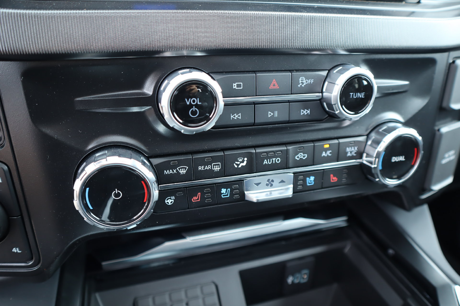 New 2026 Ford F250 Platinum AWD/4WD image 7