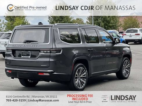 Used 2024 Jeep Grand Wagoneer Series III w/ HD Trailer Tow Package AWD/4WD image 9