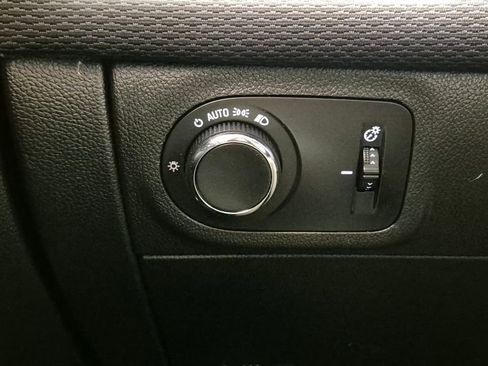 Used 2017 Chevrolet Cruze LT w/ Convenience Package FWD image 16