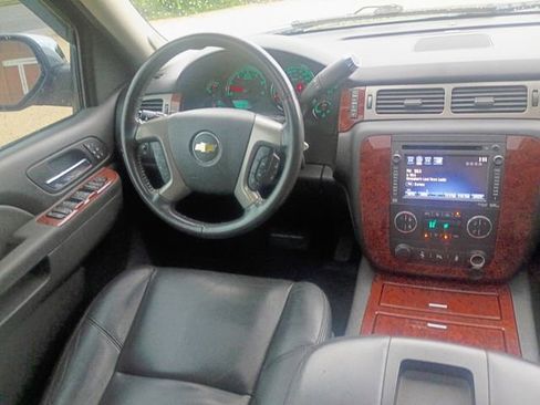 Used 2012 Chevrolet Tahoe LTZ RWD image 30