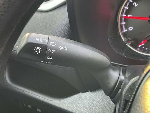 Used 2021 Toyota RAV4 LE image 22