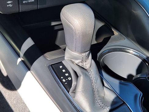 Used 2018 Toyota Camry LE image 21