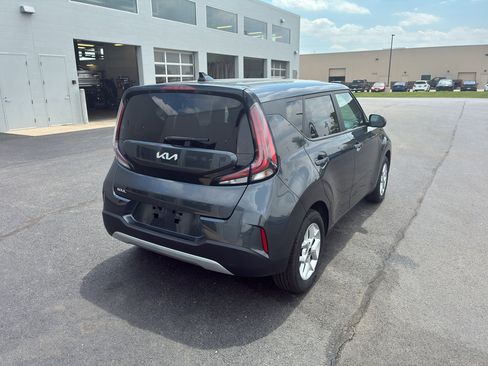 Used 2025 Kia Soul LX w/ LX Technology Package FWD image 6