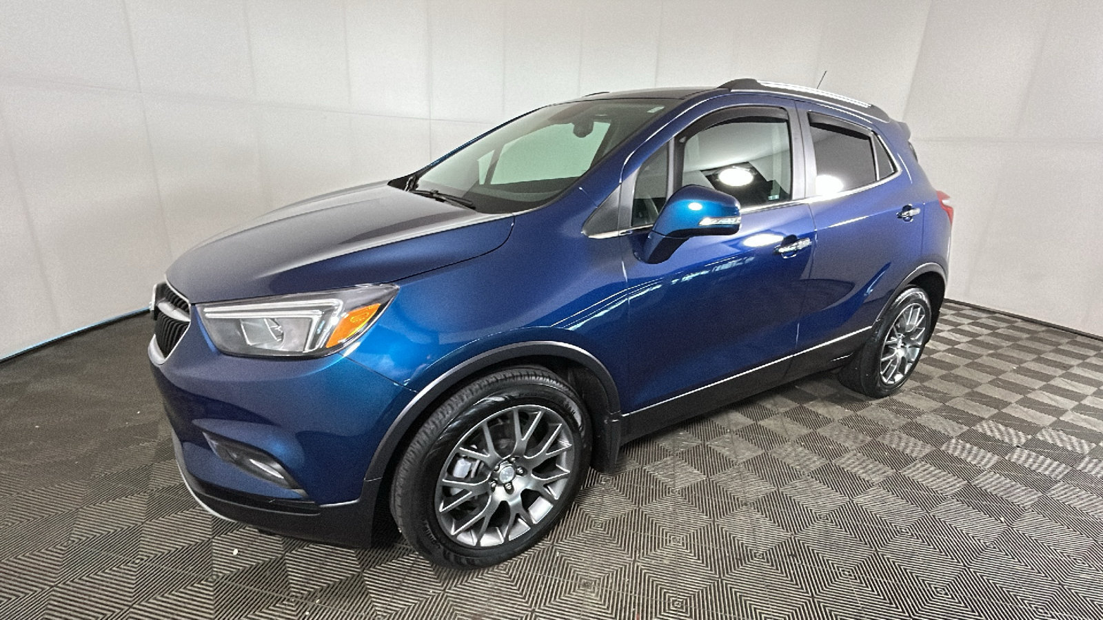 Used 2019 Buick Encore Sport Touring FWD image 8