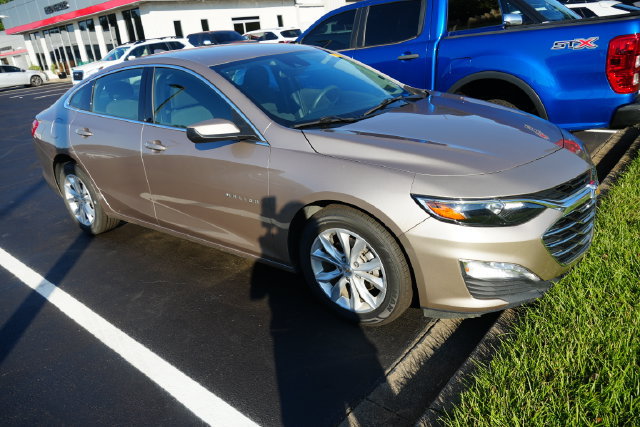 Used 2025 Chevrolet Malibu LT FWD image 2
