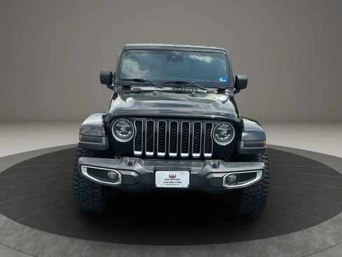 Used 2020 Jeep Gladiator Overland AWD/4WD image 8