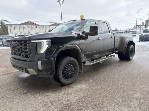 Used 2024 GMC Sierra 3500 Denali w/ Denali Reserve Package AWD/4WD image 1
