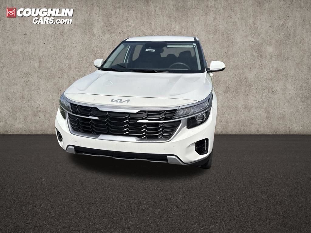 Used 2025 Kia Seltos LX AWD/4WD image 6