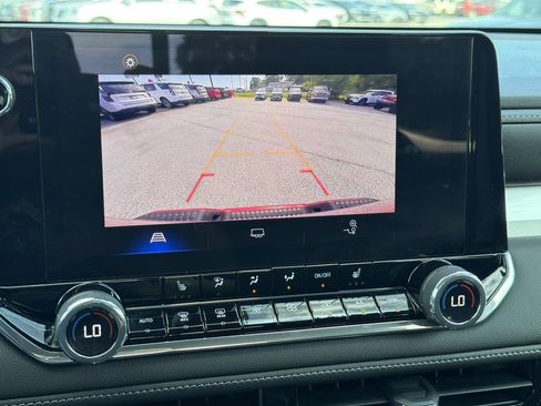 Used 2024 Chevrolet Colorado LT w/ LT Convenience Package II RWD image 5