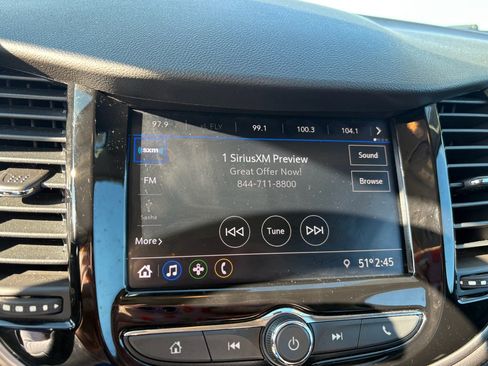 Used 2020 Chevrolet Trax LT w/ LT Convenience Package image 18