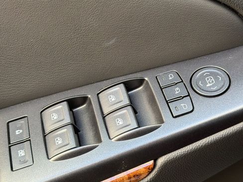 Used 2018 Chevrolet Tahoe Premier w/ RST Edition AWD/4WD image 13