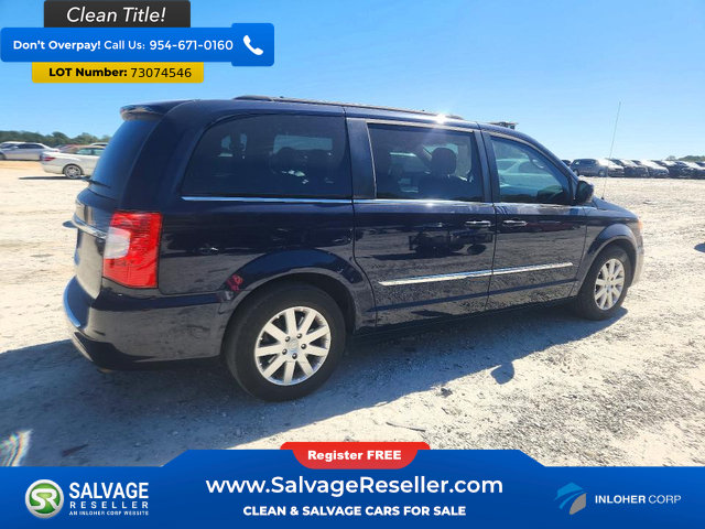 Used 2015 Chrysler Town & Country Touring FWD image 4