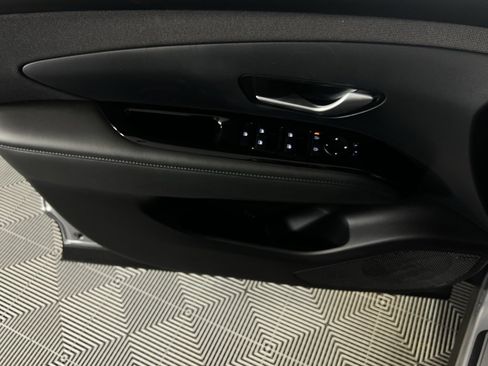 Used 2025 Hyundai Tucson Limited image 27