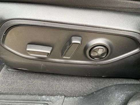 Used 2023 Jeep Grand Cherokee L Laredo RWD image 29