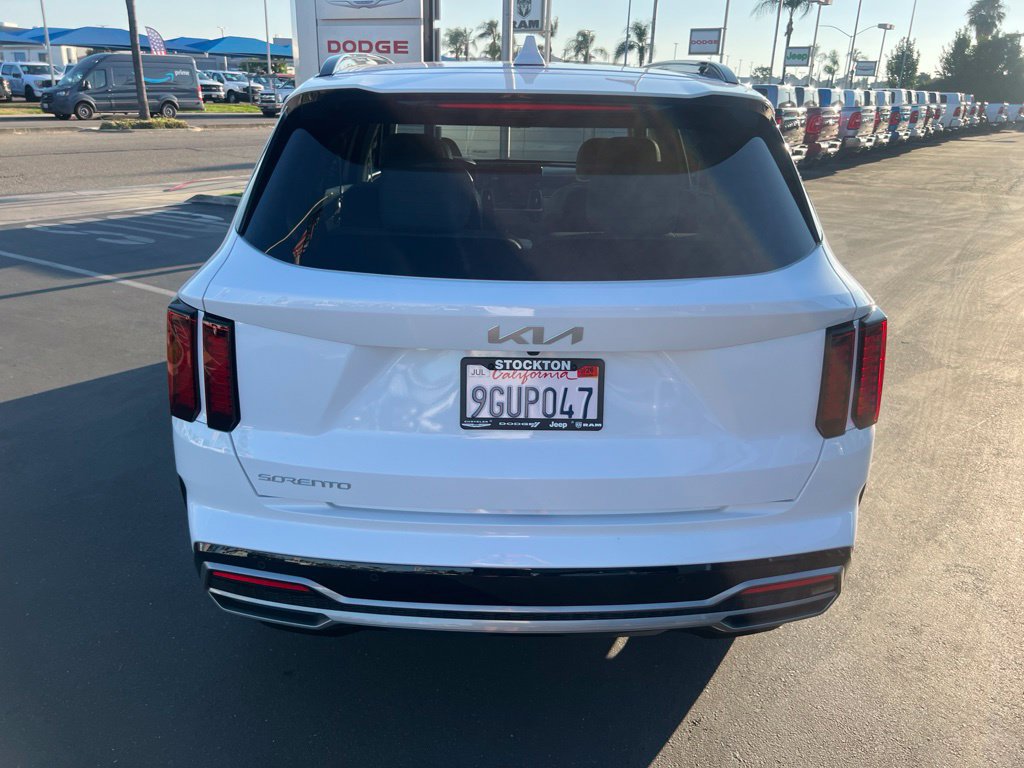 Used 2023 Kia Sorento EX w/ Panoramic Sunroof Package FWD image 14
