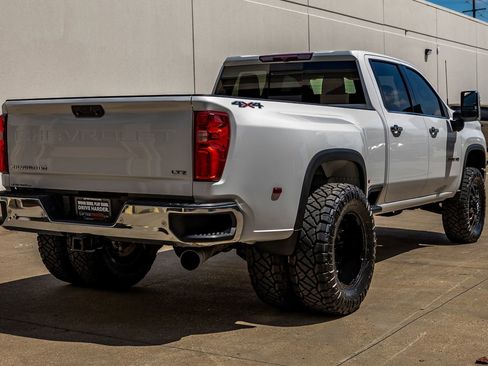 Used 2022 Chevrolet Silverado 3500 LTZ w/ LTZ Plus Package image 10