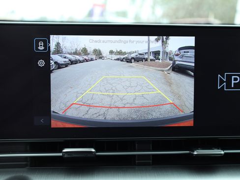 Used 2025 Hyundai Kona SEL image 31