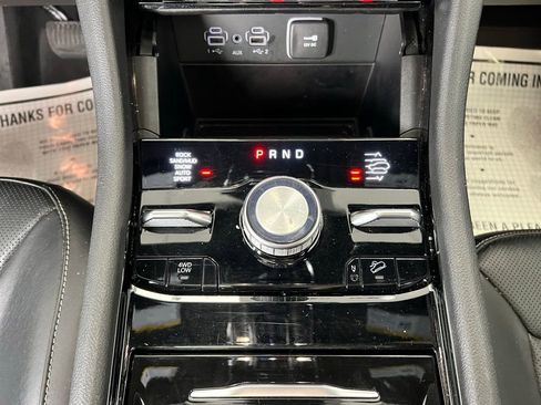 Used 2024 Jeep Grand Cherokee Overland image 11