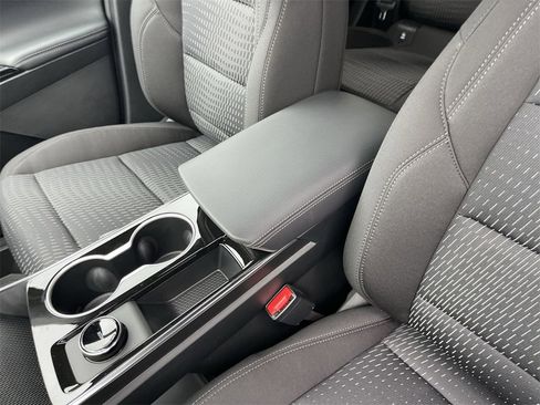 New 2026 Chevrolet Equinox LT w/ Safety and Technology Package image 21