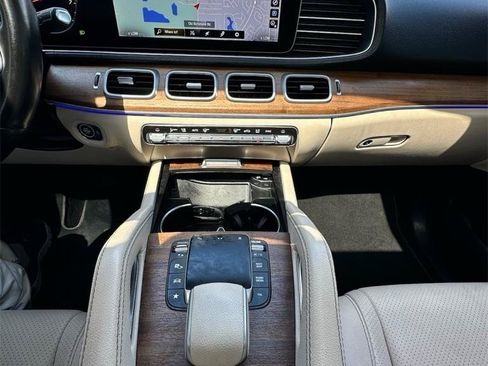 Used 2022 Mercedes-Benz GLE 450 4MATIC w/ Premium Package image 27