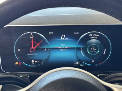 Used 2020 Mercedes-Benz GLB 250 4MATIC image 34