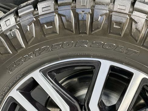 Used 2025 GMC Sierra 1500 AT4 w/ AT4 Premium Package AWD/4WD image 33