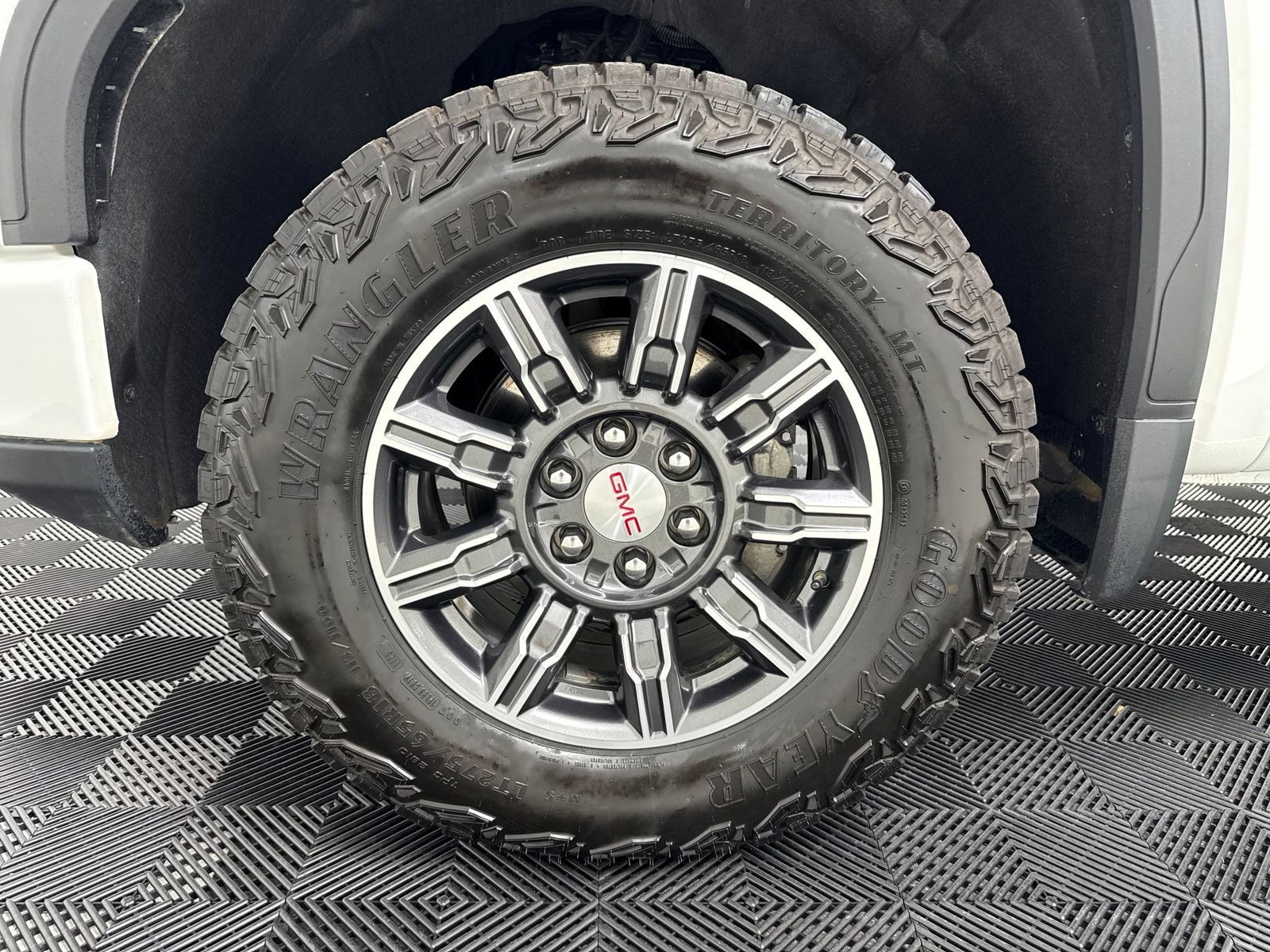 Used 2025 GMC Sierra 1500 AT4 AWD/4WD image 11