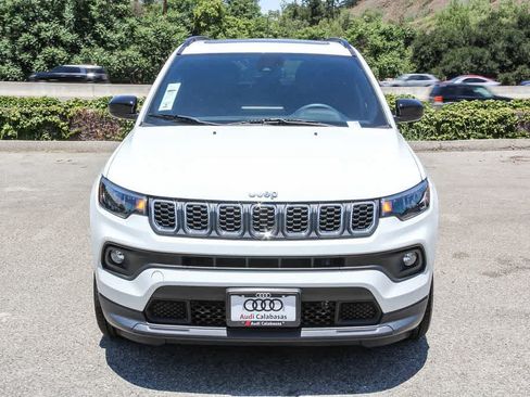Used 2024 Jeep Compass Latitude w/ Sun and Sound Group AWD/4WD image 6
