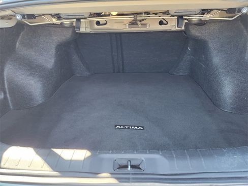 Used 2024 Nissan Altima 2.5 SV image 21