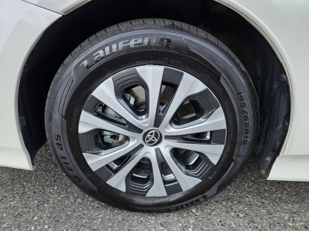 Used 2020 Toyota Prius Prime XLE FWD image 8