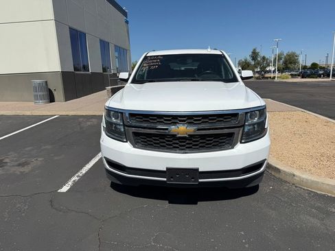 Used 2018 Chevrolet Suburban LT image 2