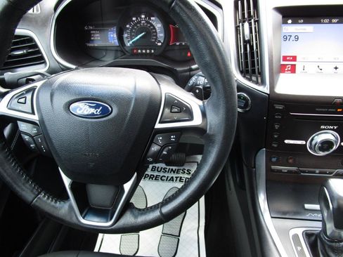 Used 2017 Ford Edge Titanium w/ Equipment Group 301A FWD image 13