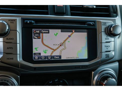 Used 2018 Toyota 4Runner SR5 Premium AWD/4WD image 26