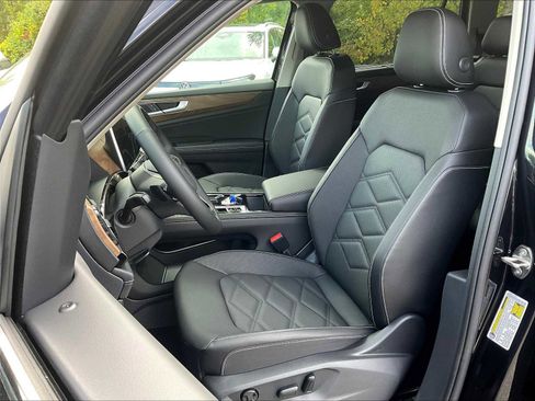 New 2026 Volkswagen Atlas SE image 11