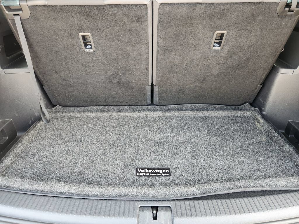 Used 2024 Volkswagen Atlas Peak Edition SEL AWD/4WD image 25