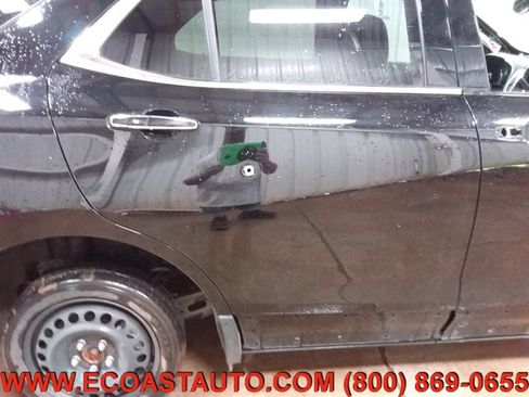 Used 2018 Chevrolet Equinox Premier image 16