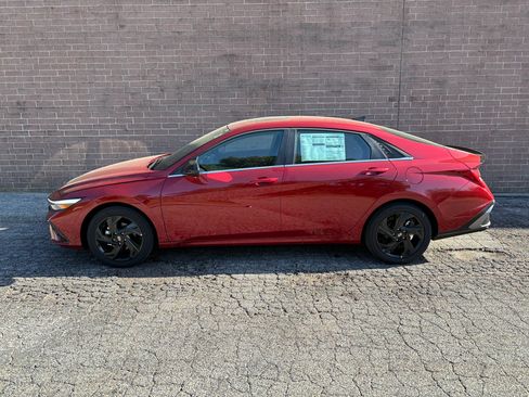 New 2026 Hyundai Elantra SEL Sport Premium FWD image 2