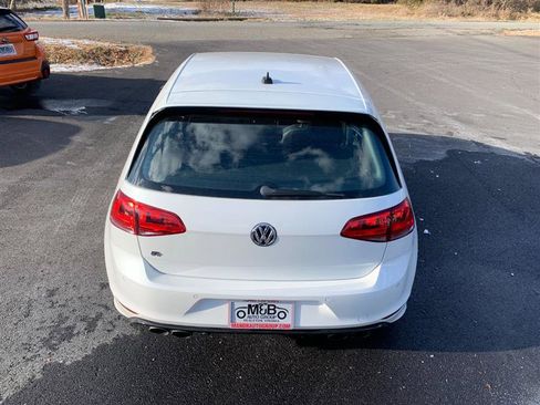 Used 2017 Volkswagen Golf 4-Door image 6