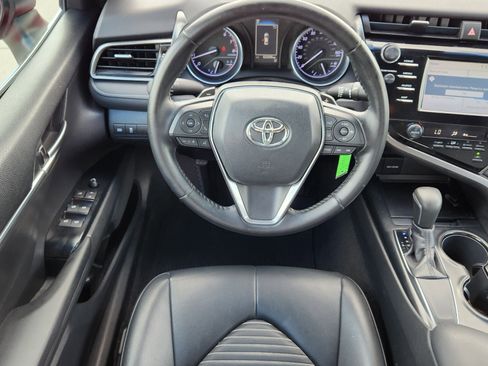 Used 2019 Toyota Camry SE image 6