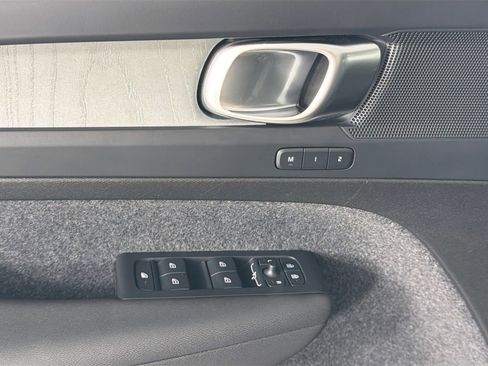 Certified 2025 Volvo XC40 B5 Plus image 18