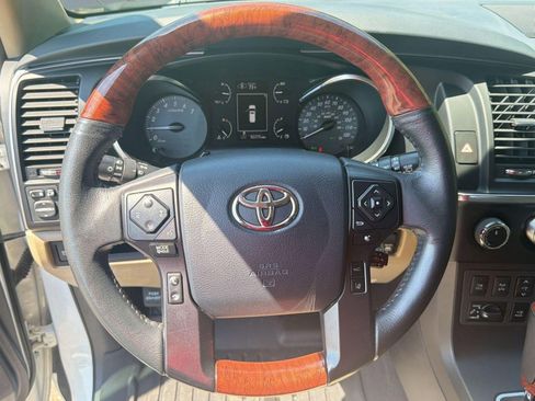 Used 2019 Toyota Sequoia Platinum AWD/4WD image 18