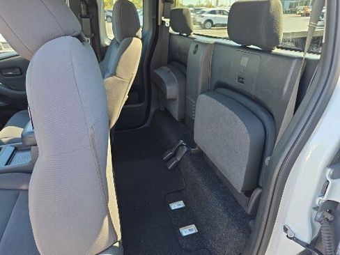 Used 2022 Nissan Frontier S w/ Technology Package image 17