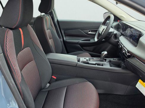 New 2026 Nissan Sentra SR w/ Floor Mat Package FWD image 11