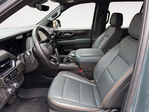 Certified 2025 GMC Yukon AT4 w/ AT4 Premium Package AWD/4WD image 9