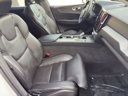 Used 2025 Volvo XC60 T8 Ultra w/ Protection Package Premier image 14