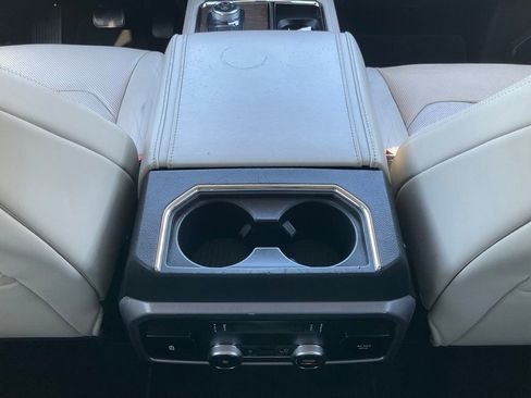 Used 2018 Ford Expedition Platinum image 37