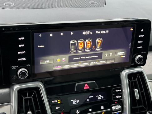 Used 2021 Kia Sorento SX image 19