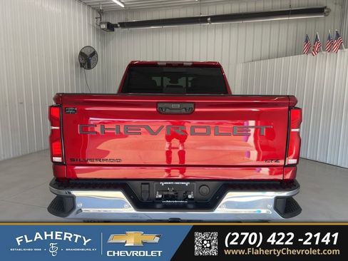 Used 2025 Chevrolet Silverado 2500 LTZ w/ LTZ Convenience Package image 4